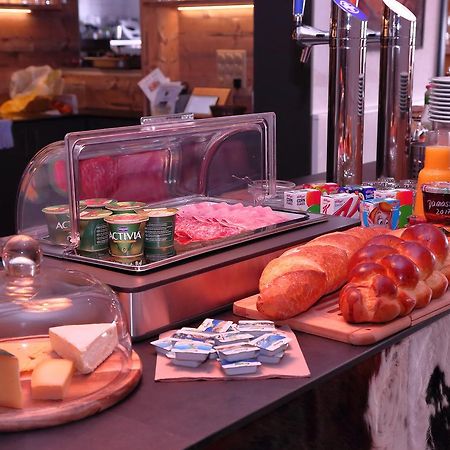 Hotel-Rotisserie La Tour Rouge Делемон Экстерьер фото