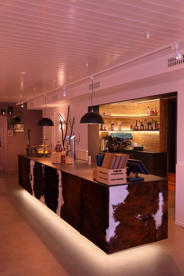Hotel-Rotisserie La Tour Rouge Делемон Экстерьер фото