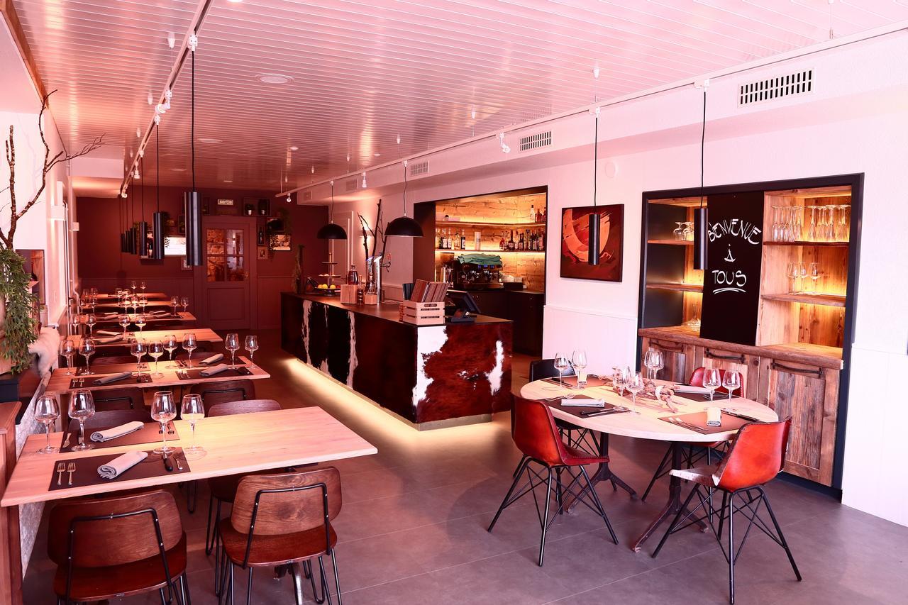 Hotel-Rotisserie La Tour Rouge Делемон Экстерьер фото
